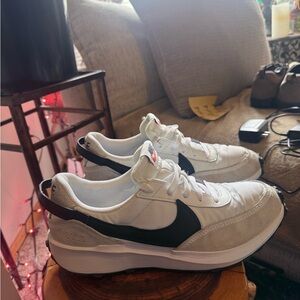 Nike Men's Waffle Runners size 10.5 like New!!